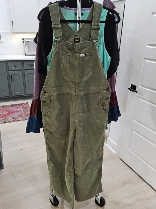 Lee Denim - Lee Women's Olive Green Corduroy Overalls with Adjustable Straps|| Size Medium
